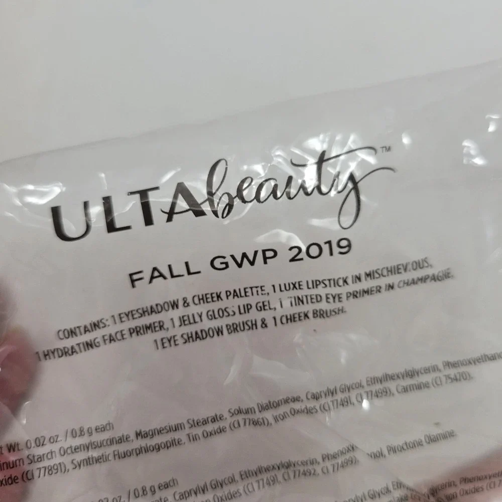 NEW -Old Stock- Ulta Beauty Collection Fall 2019 GWP 7 Piece Makeup‎ Sampler Kit
